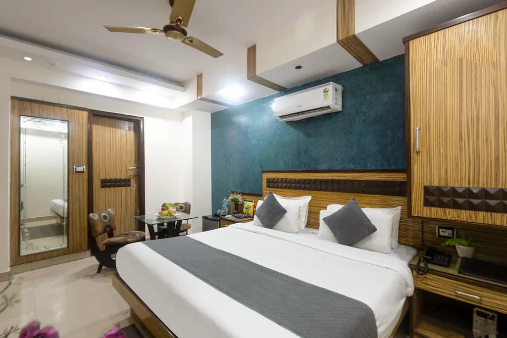 Hotel Shiv Dev Deluxe Room