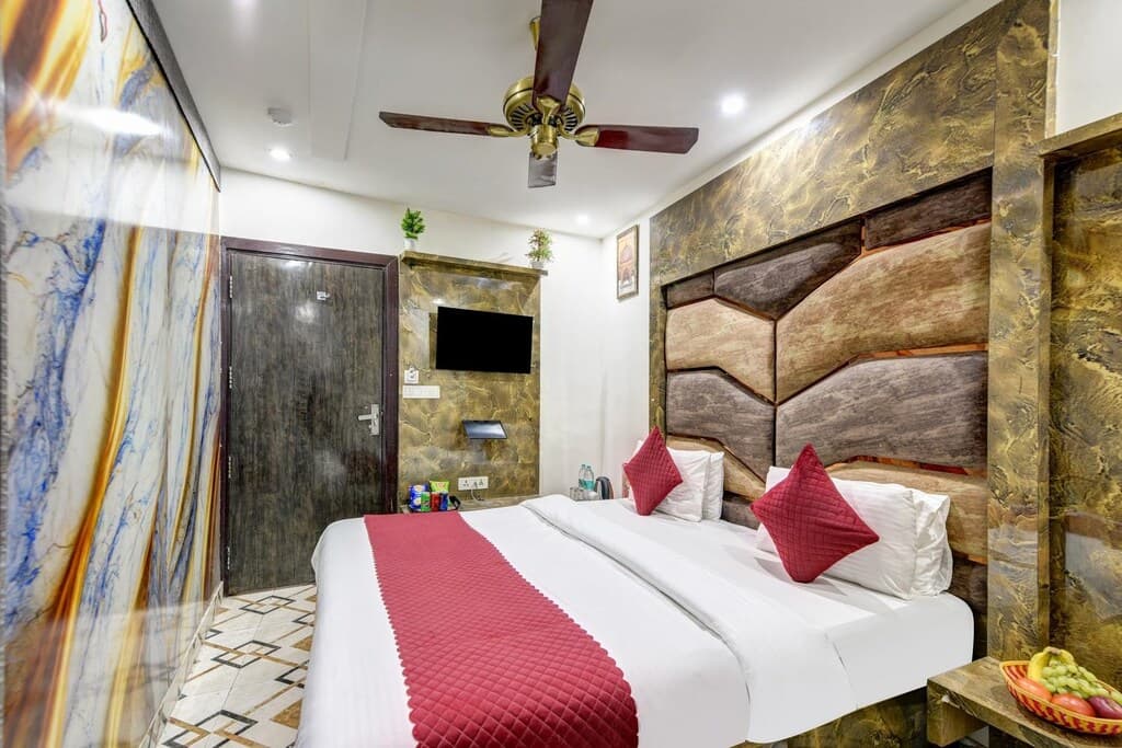 Hotel Double RR Deluxe Room (2)