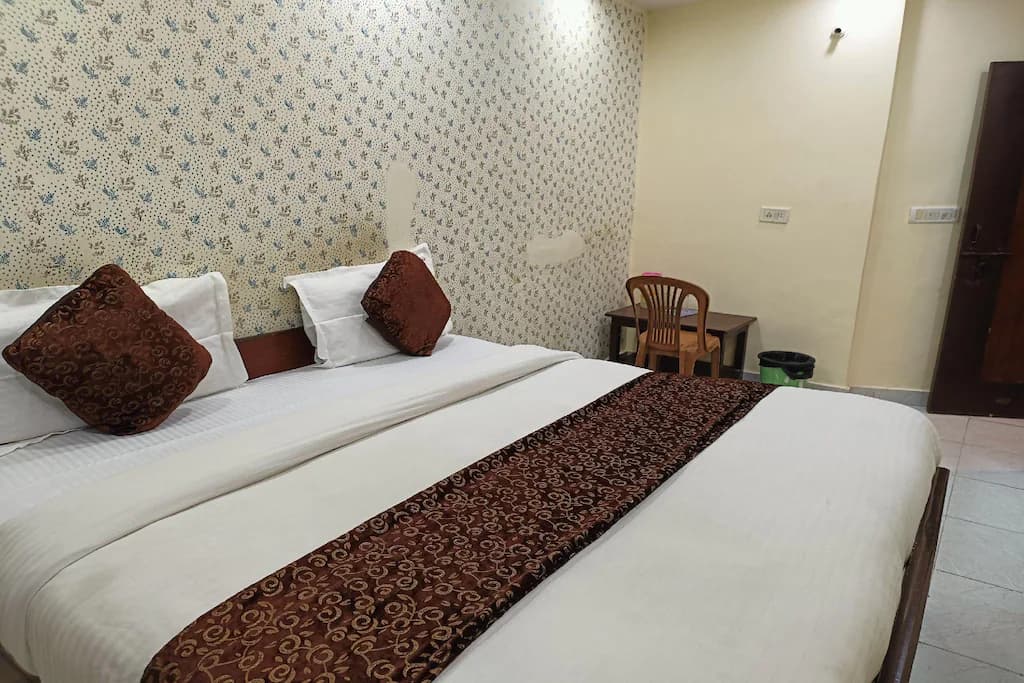 Hotel RS International — Deluxe Room